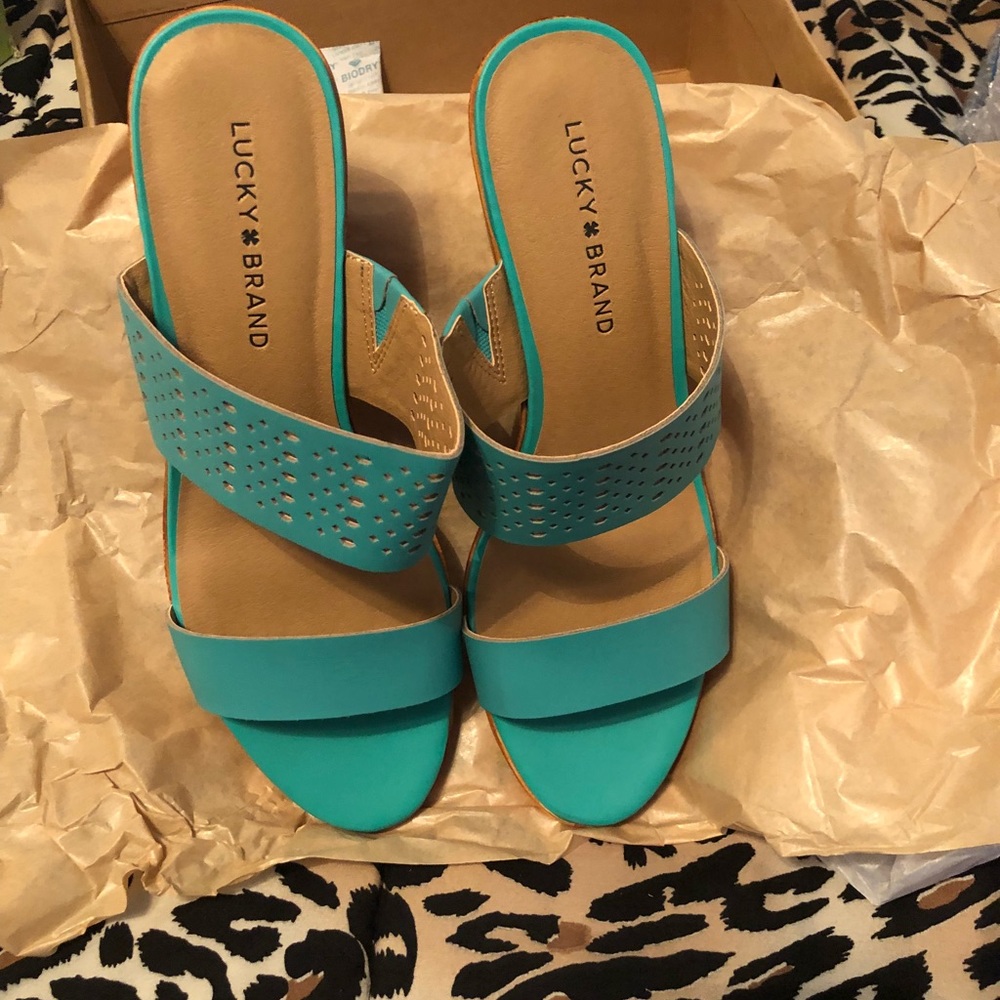 Sandal